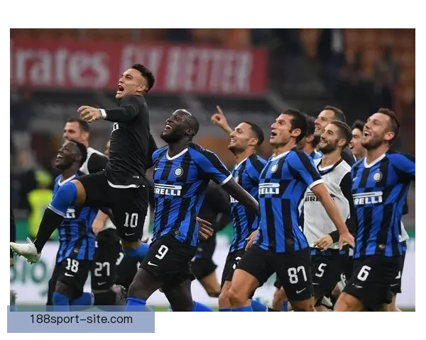 国米球迷齐声助力巴斯托尼 勇敢面对挑战兄弟同在助力前行